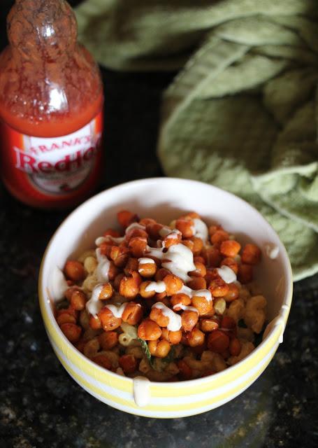 Macaroni and Cheeze with Buffalo Chickpeas