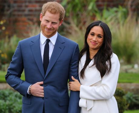 Prince Harry & Meghan Markle step out for their engagement photocall