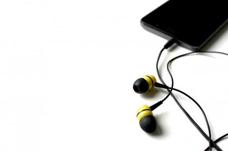 Easiest Way To Listen And Download Songs On Your Smartphone