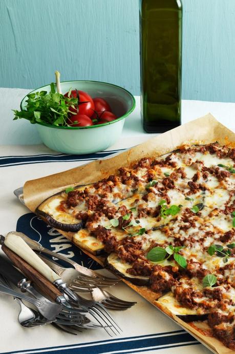 Low-carb eggplant pizza