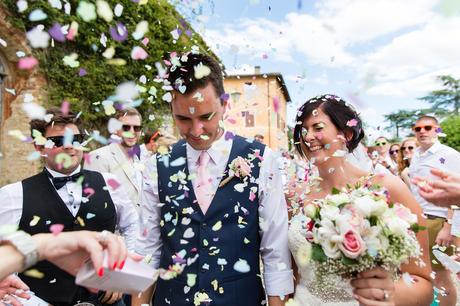 Villa Catignano Siena Wedding Photography confetti