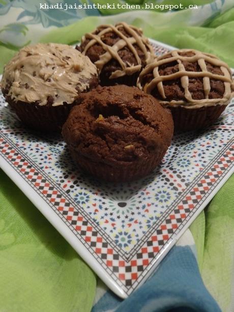 MUFFINS AU CHOCOLAT ET AU BEURRE D'ARACHIDE / CHOCOLATE PEANUT BUTTER MUFFINS /MUFFINS DE CHOCOLATE Y MANTEQUILLA DE MANÍ /مافن الشوكولاطة و زبدة الفول السوداني