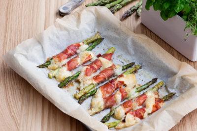 Keto prosciutto-wrapped asparagus with goat cheese