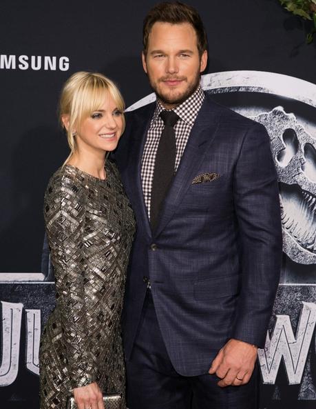 Chris Pratt files for divorce from Anna Faris & there’s absolutely zero drama