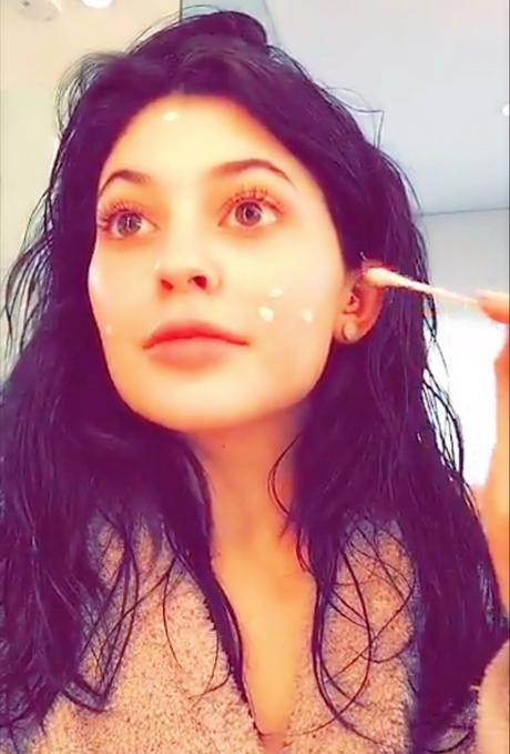 Here’s the $17 Acne Treatment Kylie Jenner Uses for Lustrous Skin