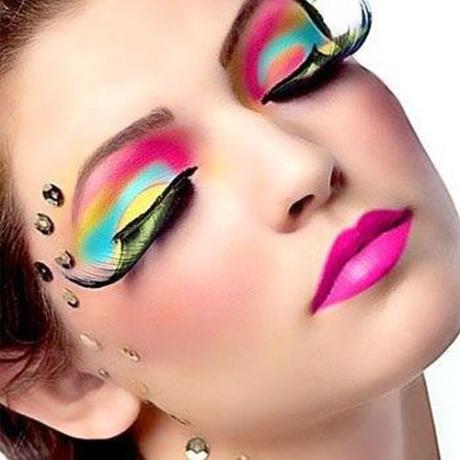 How To Reduce Your Salon Visits And Makeup Expenses? How To Reduce Your Salon Visits And Makeup Expenses?