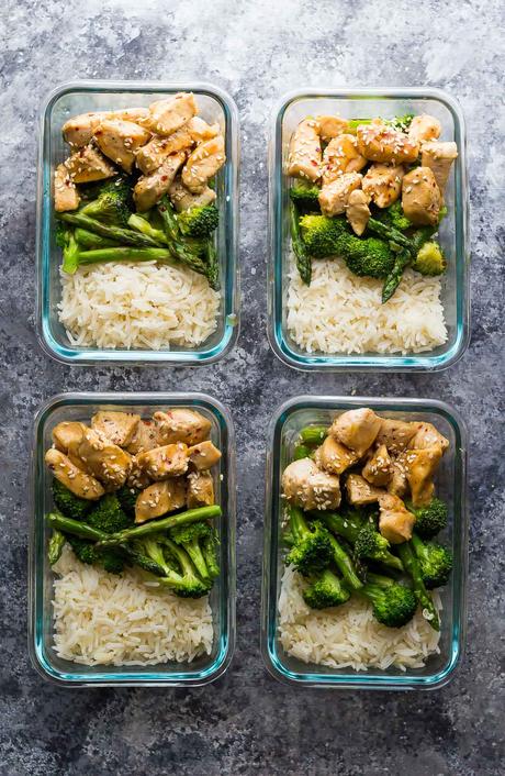 Easy lunch meal prep ideas will keep you from getting bored! Tons of work lunch ideas that you can make ahead and enjoy through the week.