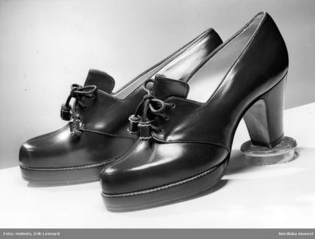 Stretch shoes in box calf with extra thick sole 1941 Stretch shoes in box calf with extra thick sole 1941