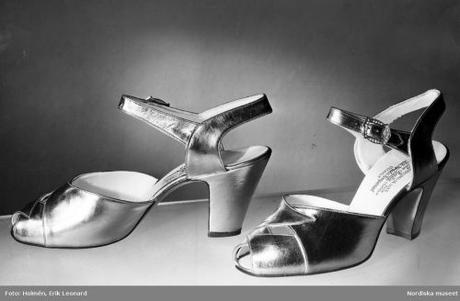 Evening shoes from Bally in silver and gold cherries. Sandals for dancing 1944 Evening shoes from Bally in silver and gold cherries. Sandals for dancing 1944