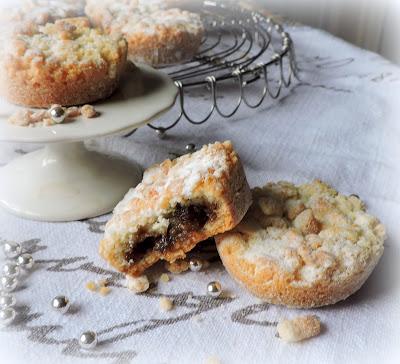 Crumble Topped Mince Pies