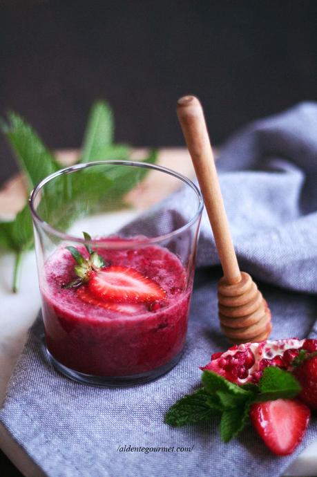 Pomegranate & Strawberry Honey Juice - A Cheerful Healthful Beverage for the Arriving Christmas Season