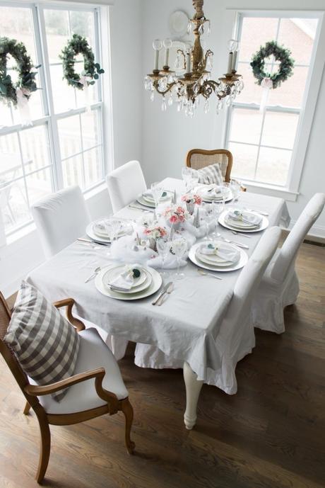 I’m Dreaming of a White Christmas Table Setting