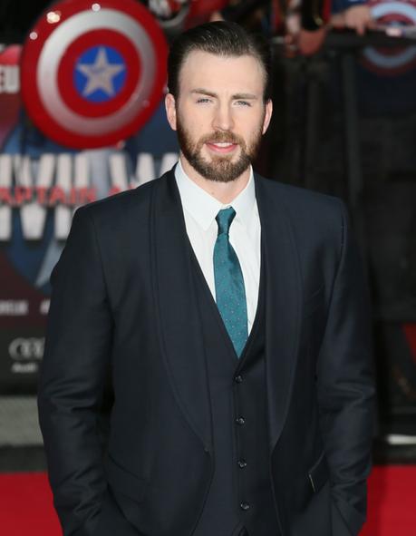 Chris Evans, Kelsea Ballerini & other celebrities rally behind a bullied Knoxville kid