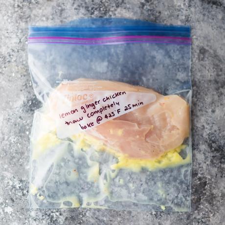 7 chicken breast marinade recipes you can freeze. This post shows you exactly how to marinate chicken breasts to get the BEST flavor, and how to freeze them for easy convenient dinners. #chicken #chickenbreast #marinade #freezermeal #mealprep 