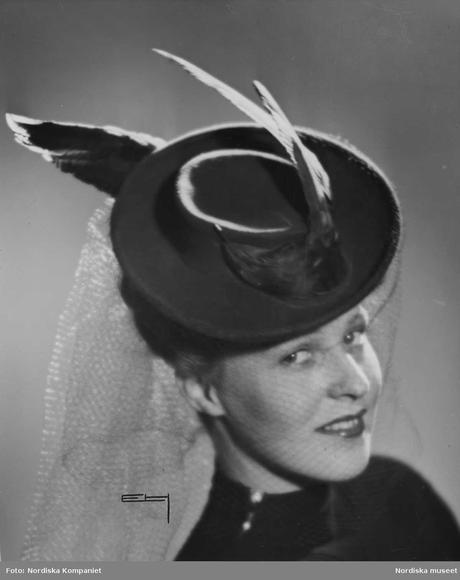 1943 sombrero with feather detail and veil 1943 sombrero with feather detail and veil