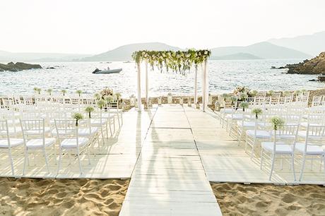 romantic-elegant-wedding-on-the-beach-10