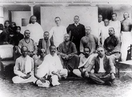 Swami Vivekananda's Madras connection ~ and the photographer who framed him here