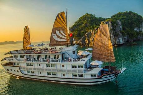The Absolute Best Halong Bay Cruise | Top 13 Recommendations
