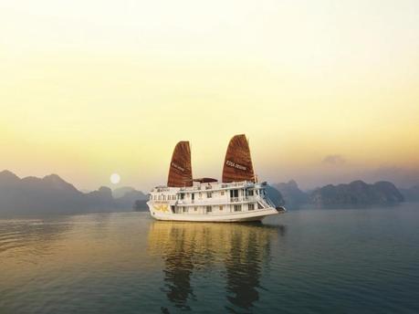 The Absolute Best Halong Bay Cruise | Top 13 Recommendations