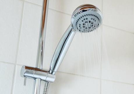 Top 8 Cleaning Hacks that Keep Your Bathroom Sparkly Clean Everyday