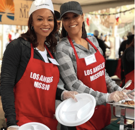 #SkidRowChristmas  Loni Love & Shaunie O’Neal Help Feed The Homeless