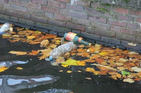 garbage-water-pollution-plastic