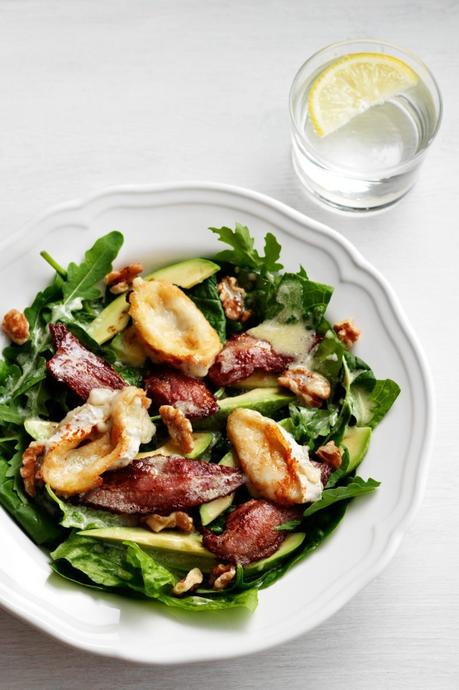 Keto avocado, bacon and goat-cheese salad