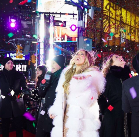 [WATCH] Mariah Carey Redeems Herself Kills NYE Performance In Times Square