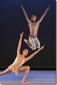 ARDEN COURT
Choreography by Paul Taylor 
Alvin Ailey American Dance Theater
Credit Photo: Paul Kolnik
studio@paulkolnik.com
nyc 212-362-7778

