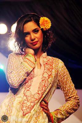 Vaneeza V Lawn Prints Exhbition 2012 At Palm Clifton Karachi