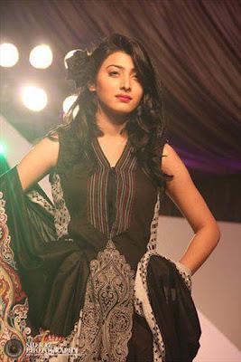 Vaneeza V Lawn Prints Exhbition 2012 At Palm Clifton Karachi