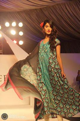 Vaneeza V Lawn Prints Exhbition 2012 At Palm Clifton Karachi