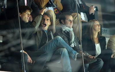 Federer Cheering for Basel's Hockey Team