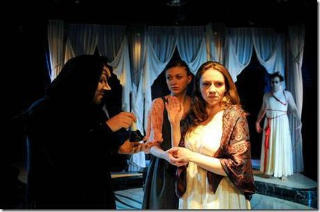 Review: The Duchess of Malfi (Strawdog Theatre)