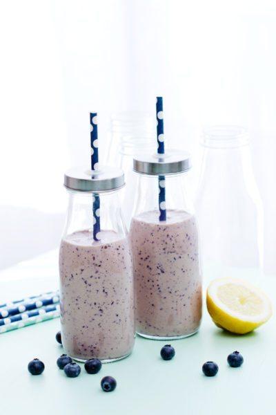Low-carb blueberry smoothie