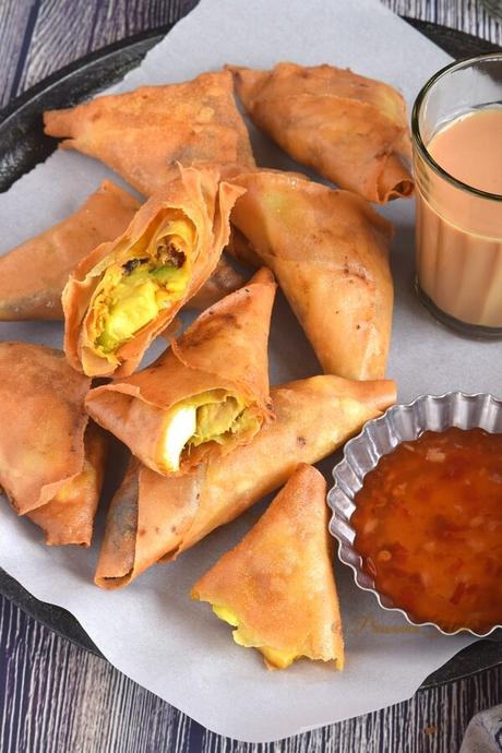 Avocado Egg Samosa / Roll