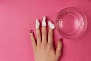 How to Remove Gel Nail Polish Easily And Quickly At Home 2