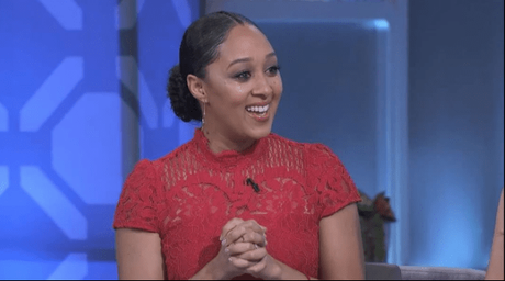 [WATCH] Tamera Mowry Becomes Emotional Discussing Golden Globes