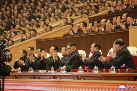 KJU Attends Concert with Participants of Conference of Party Cell Chairs