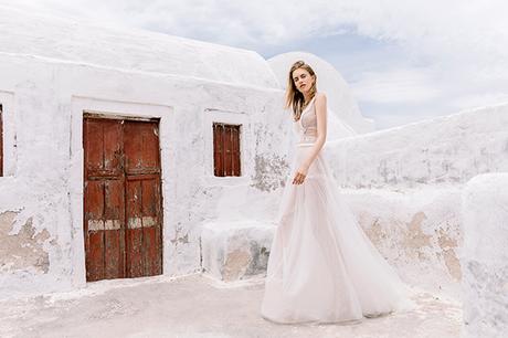 beautiful-shoot-santorini-costantino-wedding-dresses-5