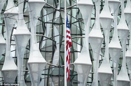 Donald Trump cancels trip to London ~ the new building for US embassy