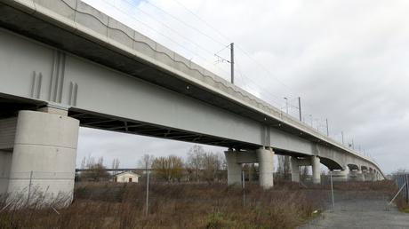 A low-speed road-trip alongside the high-speed railway line from Bordeaux to Montguyon