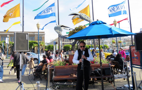 Artists performing live in Pier 39