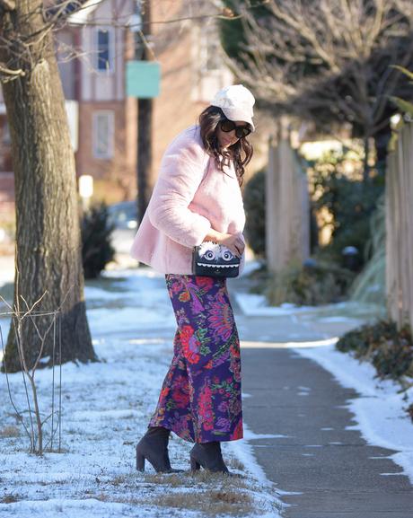 how to wear pinki fur in winter. pantone color 2018, purple, h7M purple pants, gap fur jacket, velvet cap, street style, fashion blogger, myriad musings