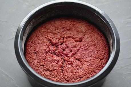 Eggless Red velvet cake with cream cheese frosting