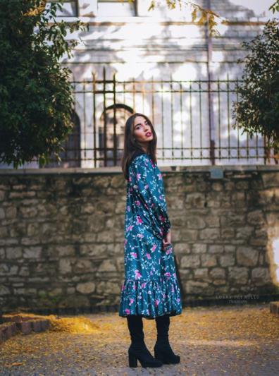 vintage Valentine's Day outfit