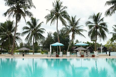 Holiday Inn Vanuatu Review: The Best Family Resort in Efate!