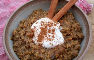 Steel Cut Gingrebread Oatmeal in the Crockpot (Dairy and Gluten Free)