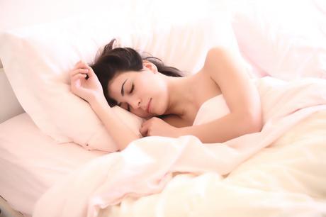 Have a Good Night: 5 Sleeping Tips that Will Definitely Transform Your Looks