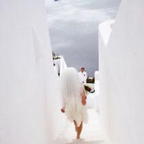 Why you should choose Santorini for your wedding in Greece
